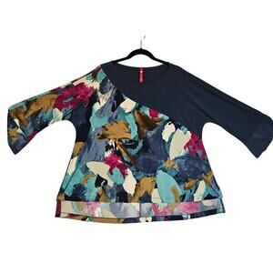 IC Collection USA Made. SzL. Tunic Soft‎ Top. Comfy. Casual. Geometric design.